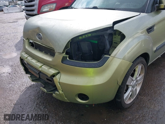 2011 Kia Soul + with VIN KNDJT2A20B7201270, listed as a IAAI auction lot 41764745 with 178,534 mi miles. Bid and sale history available at carsss.com. Image 6.