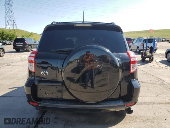2010 Toyota RAV4 Limited с VIN 2T3DK4DV7AW031350, выставлен на аукционе Copart как лот 61459125 с пробегом 111 557 миль миль и Списание • Salvage title. История ставок и продаж доступна на DreamBid. Изображение 6.