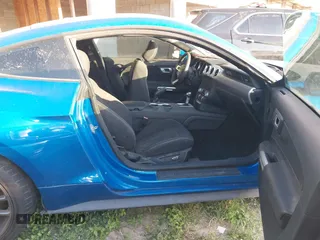 2019 Ford Mustang GT z VIN 1FA6P8CFXK5175033, wystawiony jako IAAI lot #41919645 z przebiegiem Nie podano mil oraz . Historia ofert i sprzedaży dostępna na DreamBid. Obrazek 5.