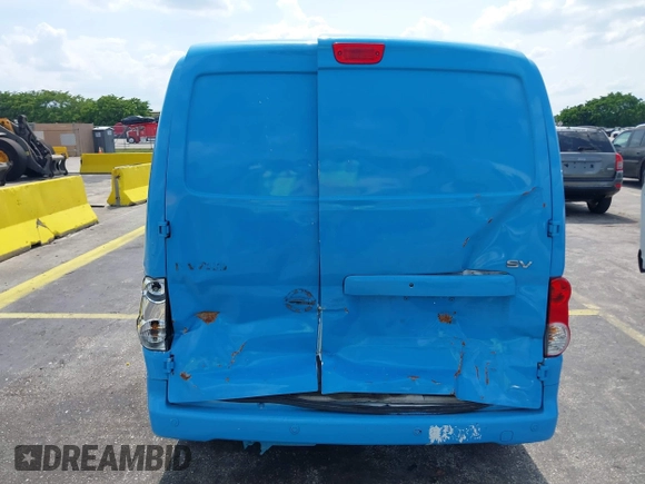 2021 Nissan NV200 SV z VIN 3N6CM0KN0MK693609, wystawiony jako IAAI lot #42332048 z przebiegiem 79 360 mil mil oraz . Historia ofert i sprzedaży dostępna na DreamBid. Obrazek 6.