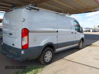 2018 Ford Transit z VIN 1FTYR1YM7JKB53325, wystawiony jako IAAI lot #42063776 z przebiegiem 108 912 mil mil oraz . Historia ofert i sprzedaży dostępna na DreamBid. Obrazek 4.