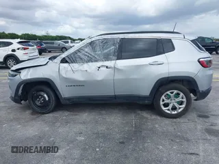 2024 Jeep Compass Latitude with VIN 3C4NJDBN6RT109646, listed as a IAAI auction lot 42017663 with 17,239 mi miles. Bid and sale history available at carsss.com. Image 14.