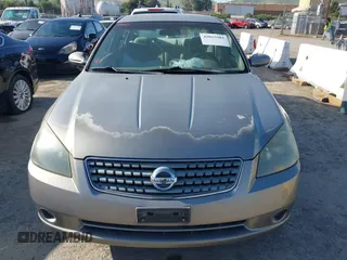 2005 Nissan Altima 2.5 S with VIN 1N4AL11D05C144081, listed as a IAAI auction lot 42035985 with 190,917 mi miles. Bid and sale history available at carsss.com. Image 6.