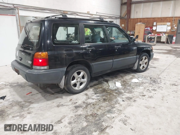 1998 Subaru Forester L with VIN JF1SF6353WH776091, listed as a IAAI auction lot 41573799 with 170,851 mi miles. Bid and sale history available at carsss.com. Image 4.