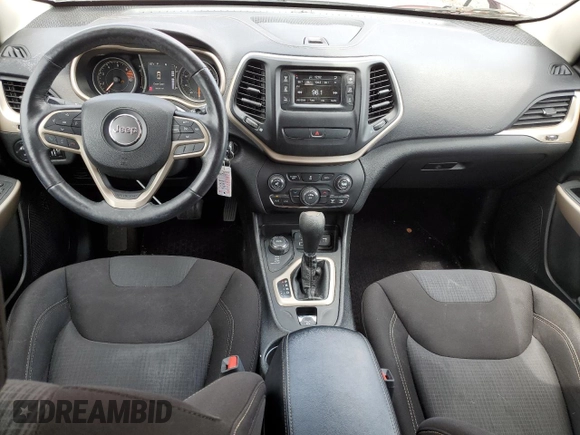 2017 Jeep Cherokee Latitude z VIN 1C4PJMCB0HW621263, wystawiony jako Copart lot #61796305 z przebiegiem 101 991 mil mil oraz Szkoda całkowita • Salvage title. Historia ofert i sprzedaży dostępna na DreamBid. Obrazek 8.