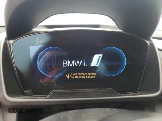 2015 BMW i8 z VIN WBY2Z2C54FV392430, wystawiony jako Copart lot #78757944 z przebiegiem Nie podano mil oraz Nie do naprawy • Non repairable. Historia ofert i sprzedaży dostępna na DreamBid. Obrazek 9.