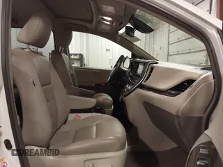 2018 Toyota Sienna XLE Auto Access Seat с VIN 5TDYZ3DC7JS909902, выставлен на аукционе IAAI как лот 42044363 с пробегом 59 283 миль миль и . История ставок и продаж доступна на DreamBid. Изображение 5.