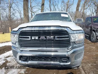 2019 Ram 2500 Big Horn with VIN 3C6UR5JL3KG537805, listed as a IAAI auction lot 41610861 with 207,343 mi miles. Bid and sale history available at carsss.com. Image 12.