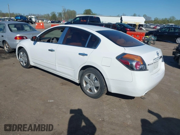 2007 Nissan Altima 2.5 with VIN 1N4AL21E47C208205, listed as a IAAI auction lot 41928973 with 173,329 mi miles. Bid and sale history available at carsss.com. Image 3.