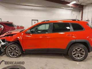 2021 Jeep Cherokee Trailhawk с VIN 1C4PJMBX2MD236855, выставлен на аукционе IAAI как лот 41254855 с пробегом 18 452 миль миль и . История ставок и продаж доступна на DreamBid. Изображение 14.