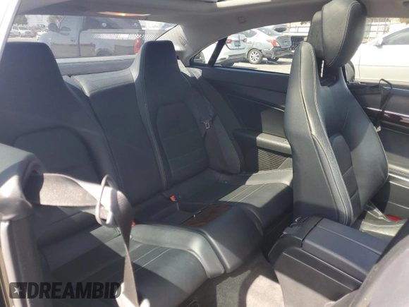 2013 Mercedes-Benz E 350 z VIN WDDKJ5KB6DF198576, wystawiony jako Copart lot #61848745 z przebiegiem 88 610 mil mil oraz Szkoda całkowita • Salvage title. Historia ofert i sprzedaży dostępna na DreamBid. Obrazek 10.