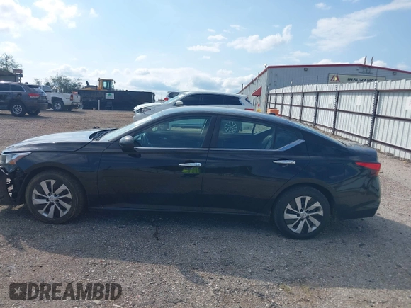 2020 Nissan Altima 2.5 S with VIN 1N4BL4BV4LC242265, listed as a IAAI auction lot 40421547 with 113,010 mi miles. Bid and sale history available at carsss.com. Image 15.