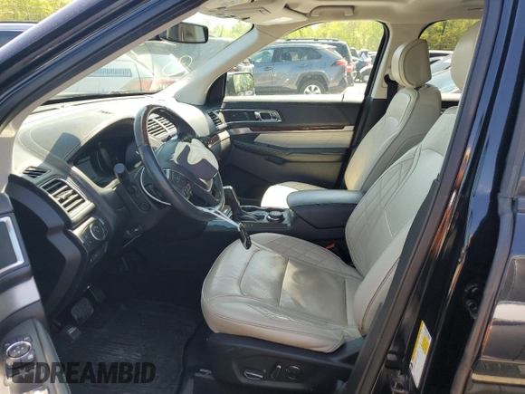 2017 Ford Explorer Platinum z VIN 1FM5K8HT9HGD50285, wystawiony jako Copart lot #54277795 z przebiegiem 88 836 mil mil oraz Szkoda całkowita • Salvage title. Historia ofert i sprzedaży dostępna na DreamBid. Obrazek 7.