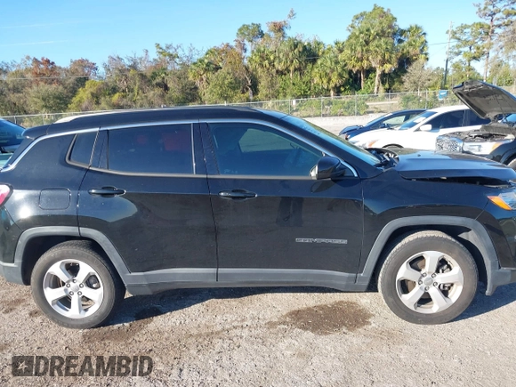 2018 Jeep Compass Latitude with VIN 3C4NJCBB1JT467953, listed as a IAAI auction lot 41254646 with 88,322 mi miles. Bid and sale history available at carsss.com. Image 13.