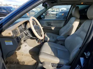 1999 Volvo V70 XC with VIN YV1LZ56D5X2583975, listed as a Copart auction lot 42811625 with 236,483 mi miles and Salvage Title. Bid and sale history available at carsss.com. Image 7.