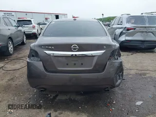 2015 Nissan Altima 2.5 S with VIN 1N4AL3AP5FC427759, listed as a IAAI auction lot 42091647 with 182,132 mi miles. Bid and sale history available at carsss.com. Image 6.