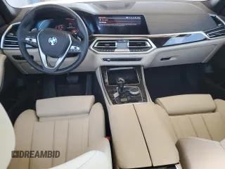 2020 BMW X5 xDrive40i with VIN 5UXCR6C0XL9B21721, listed as a Copart auction lot 53701205 with 31,397 mi miles and Salvage Title. Bid and sale history available at carsss.com. Image 8.