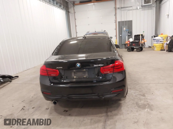 2018 BMW 3 Series 320i xDrive with VIN WBA8E5G5XJNU46855, listed as a IAAI auction lot 41526290 with 68,720 mi miles. Bid and sale history available at carsss.com. Image 17.