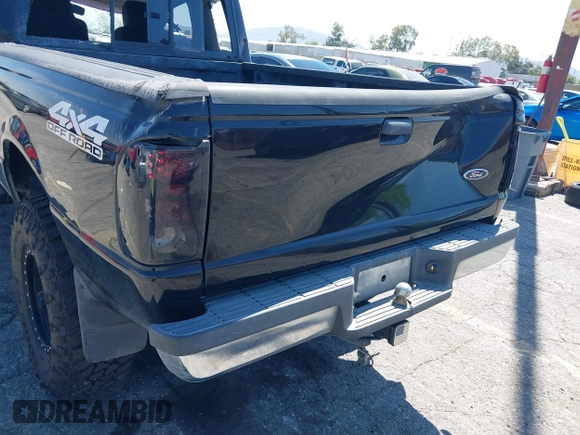 2005 Ford Ranger XL with VIN 1FTZR15E25PA92668, listed as a IAAI auction lot 41984723 with 218,867 mi miles. Bid and sale history available at carsss.com. Image 12.