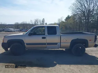 2005 Chevrolet Silverado 1500 Z71 with VIN 2GCEK19B951171707, listed as a IAAI auction lot 42062775 with 129,044 mi miles and . Bid and sale history available at DreamBid. Image 14.