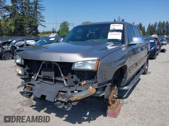 2006 Chevrolet Silverado 1500 LT1 with VIN 2GCEK13N361214121, listed as a IAAI auction lot 42106196 with Not Provided miles. Bid and sale history available at carsss.com. Image 6.