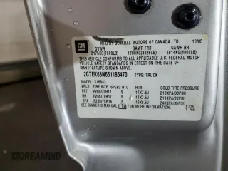 2006 GMC Sierra Denali z VIN 2GTEK63N661185470, wystawiony jako Copart lot #85517684 z przebiegiem 154 457 mil mil oraz Szkoda całkowita • Salvage title. Historia ofert i sprzedaży dostępna na DreamBid. Obrazek 13.