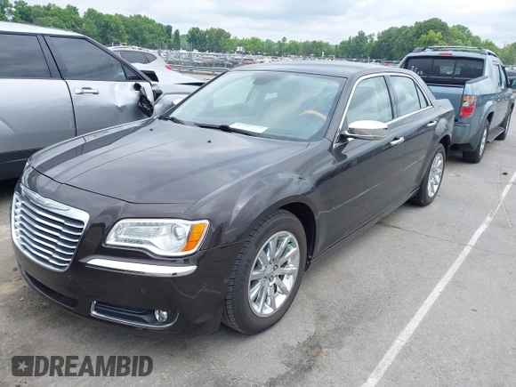 2012 Chrysler 300 C z VIN 2C3CCAET5CH188208, wystawiony jako IAAI lot #42389254 z przebiegiem 115 016 mil mil oraz . Historia ofert i sprzedaży dostępna na DreamBid. Obrazek 2.
