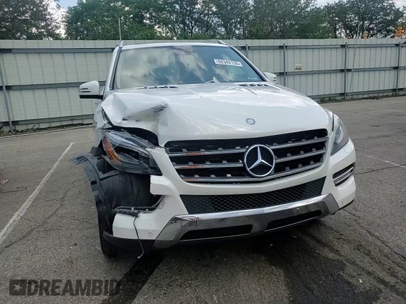 2013 Mercedes-Benz M 350 with VIN 4JGDA2EB0DA201915, listed as a Copart auction lot 62342135 with 225,797 mi miles and Salvage title. Bid and sale history available at DreamBid. Image 14.