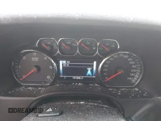 2018 Chevrolet Suburban LT z VIN 1GNSKHKC7JR382685, wystawiony jako IAAI lot #42077286 z przebiegiem 137 206 mil mil oraz . Historia ofert i sprzedaży dostępna na DreamBid. Obrazek 7.