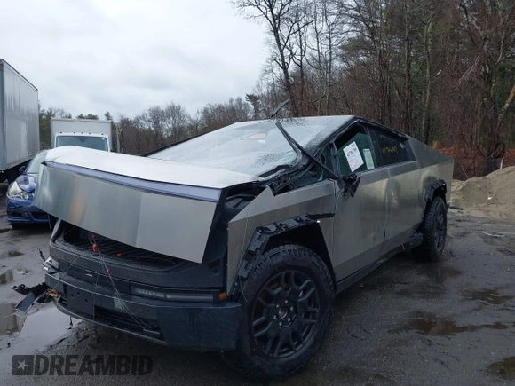 2024 Tesla Cybertruck Cyberbeast z VIN 7G2CEHEE6RA036818, wystawiony jako IAAI lot #41786789 z przebiegiem 5 478 mil mil oraz . Historia ofert i sprzedaży dostępna na DreamBid. Obrazek 6.