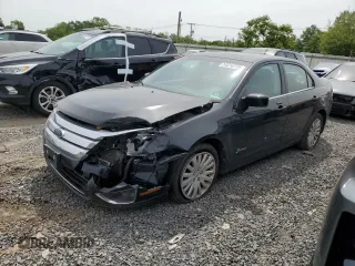 2010 Ford Fusion Hybrid z VIN 3FADP0L34AR129353, wystawiony jako Copart lot #58310725 z przebiegiem 237 662 mil mil oraz Szkoda całkowita • Salvage title. Historia ofert i sprzedaży dostępna na DreamBid. Obrazek 1.