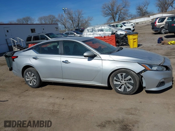 2019 Nissan Altima S with VIN 1N4BL4BV6KC211789, listed as a IAAI auction lot 41765294 with 120,412 mi miles and . Bid and sale history available at carsss.com. Image 13.