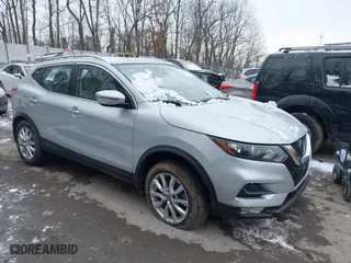 2022 Nissan Rogue Sport SV with VIN JN1BJ1BW6NW682404, listed as a IAAI auction lot 41295372 with 8,595 mi miles. Bid and sale history available at carsss.com. Image 1.