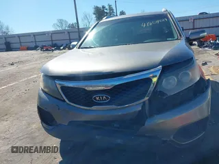 2012 Kia Sorento LX with VIN 5XYKTDA25CG235127, listed as a IAAI auction lot 41804019 with 176,000 mi miles. Bid and sale history available at carsss.com. Image 12.