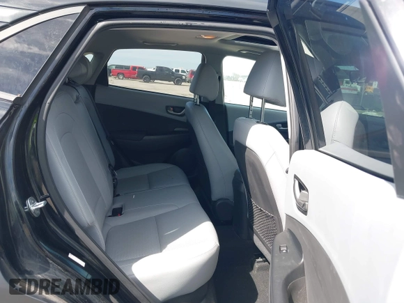 2018 Hyundai Kona Limited with VIN KM8K33A58JU078785, listed as a IAAI auction lot 41808445 with 58,738 mi miles. Bid and sale history available at carsss.com. Image 8.