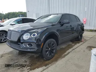 2018 Bentley Bentayga Signature z VIN SJAAC2ZV9JC019153, wystawiony jako Copart lot #61819484 z przebiegiem 55 516 mil mil oraz Szkody całkowita. Historia ofert i sprzedaży dostępna na DreamBid. Obrazek 1.