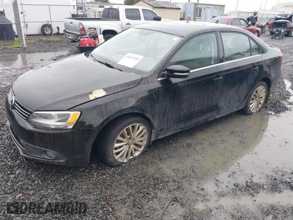 2014 Volkswagen Jetta TDI w/Premium with VIN 3VWLL7AJ1EM406360, listed as a IAAI auction lot 41857580 with 93,333 mi miles and . Bid and sale history available at DreamBid. Image 17.