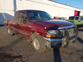 1999 Ford Super Duty F-250 XL with VIN 1FTNX20F7XED85457, listed as a IAAI auction lot 40805094 with 274,612 mi miles. Bid and sale history available at carsss.com. Image 1.