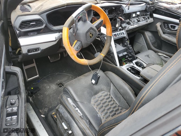 2019 Lamborghini Urus with VIN ZPBUA1ZL5KLA05433, listed as a Copart auction lot 69777194 with NaN miles and Clean Title. Bid and sale history available at carsss.com. Image 8.