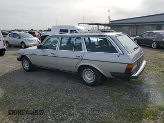 1985 Mercedes-Benz 300 with VIN WDBAB93C5FF030673, listed as a Copart auction lot 52360325 with 171,214 mi miles and Clean Title. Bid and sale history available at DreamBid. Image 2.