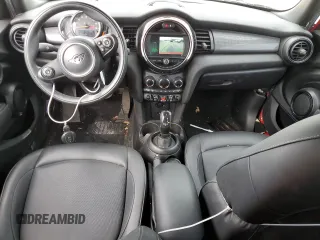 2021 MINI Hardtop 4 Door Oxford Edition z VIN WMWXU7C08M2N49721, wystawiony jako Copart lot #77983324 z przebiegiem 64 096 mil mil oraz Szkoda całkowita • Salvage title. Historia ofert i sprzedaży dostępna na DreamBid. Obrazek 8.