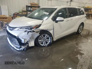 2022 Toyota Sienna Platinum z VIN 5TDESKFC7NS071200, wystawiony jako Copart lot #81896524 z przebiegiem 48 867 mil mil oraz Czysty tytuł • Clean title. Historia ofert i sprzedaży dostępna na DreamBid. Obrazek 1.