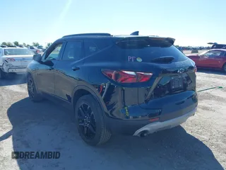 2020 Chevrolet Blazer LT z VIN 3GNKBBRA3LS596803, wystawiony jako IAAI lot #42060918 z przebiegiem 59 253 mil mil oraz . Historia ofert i sprzedaży dostępna na DreamBid. Obrazek 3.