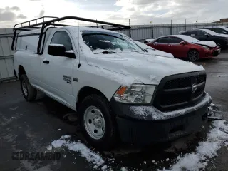 2020 Ram 1500 Tradesman z VIN 3C6JR7DT1LG260552, wystawiony jako Copart lot #49009535 z przebiegiem 107 514 mil mil oraz Szkoda całkowita • Salvage title. Historia ofert i sprzedaży dostępna na DreamBid. Obrazek 4.