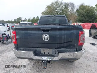 2019 Ram 2500 Tradesman with VIN 3C6UR4HJ3KG712732, listed as a IAAI auction lot 41501124 with 218,362 mi miles. Bid and sale history available at carsss.com. Image 16.