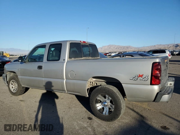 2005 Chevrolet Silverado 1500 Work Truck z VIN 2GCEK19V751291225, wystawiony jako Copart lot #73033344 z przebiegiem 134 240 mil mil oraz Szkoda całkowita • Salvage title. Historia ofert i sprzedaży dostępna na DreamBid. Obrazek 2.
