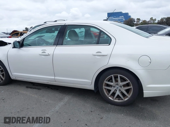2011 Ford Fusion SEL with VIN 3FAHP0JA6BR298200, listed as a IAAI auction lot 41714463 with 131,391 mi miles. Bid and sale history available at carsss.com. Image 14.