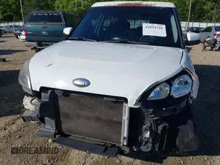 2013 Kia Soul + z VIN KNDJT2A69D7555715, wystawiony jako IAAI lot #42044741 z przebiegiem 127 326 mil mil oraz . Historia ofert i sprzedaży dostępna na DreamBid. Obrazek 6.