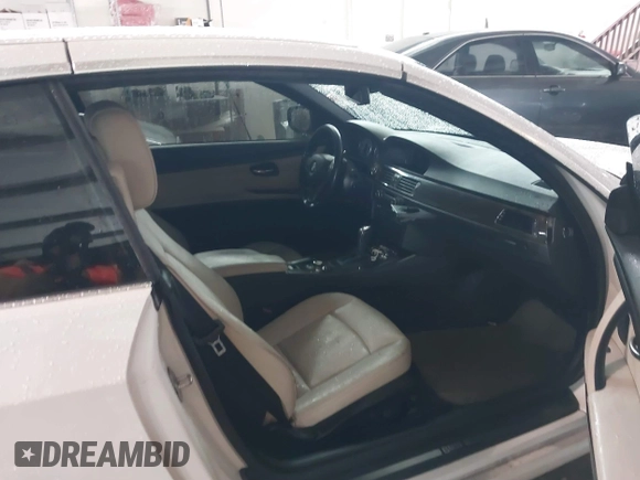 2012 BMW 3 Series 328i z VIN WBADW3C5XCE823077, wystawiony jako IAAI lot #41552466 z przebiegiem 133 228 mil mil oraz . Historia ofert i sprzedaży dostępna na DreamBid. Obrazek 5.