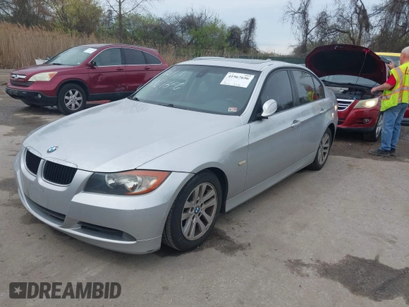 2006 BMW 3 Series 325i z VIN WBAVB17576NK37407, wystawiony jako IAAI lot #41967656 z przebiegiem 209 291 mil mil oraz . Historia ofert i sprzedaży dostępna na DreamBid. Obrazek 2.
